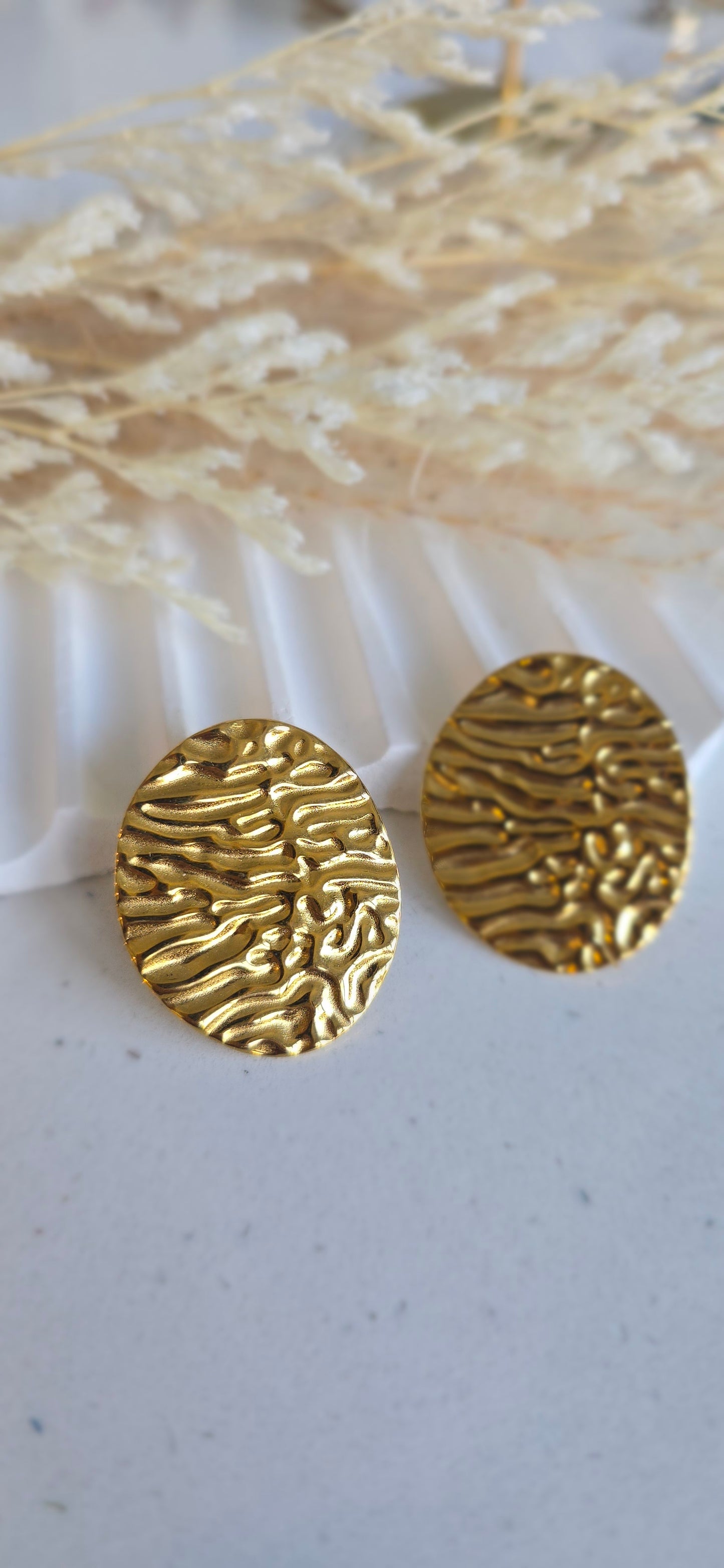 Golden Wave Oval