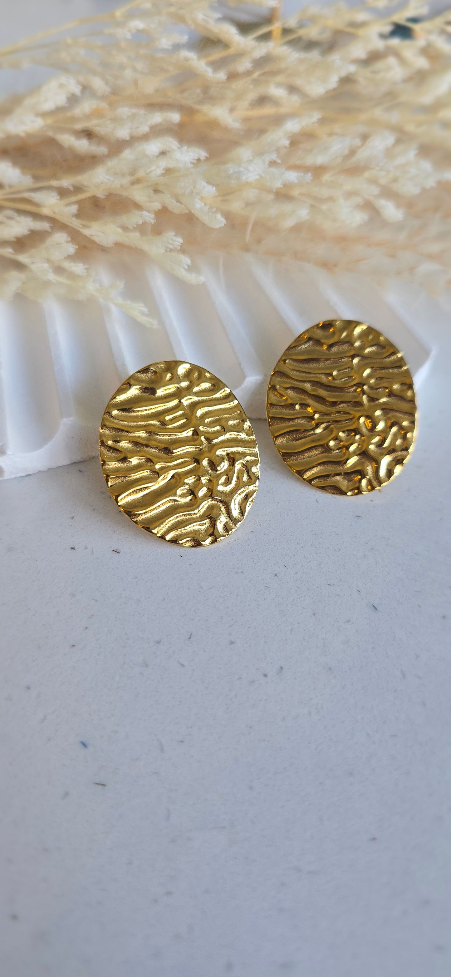 Golden Wave Oval