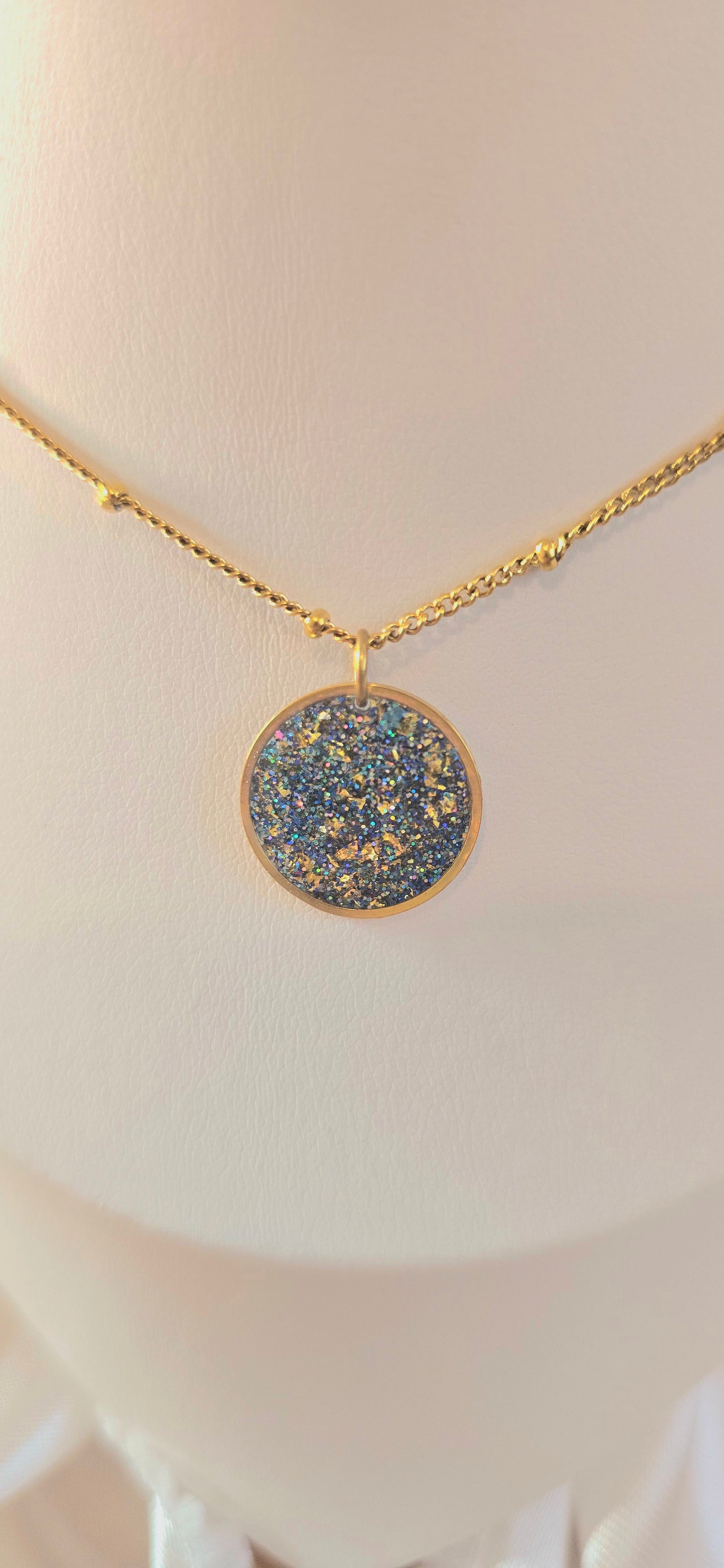 Glittering Sol Pendant