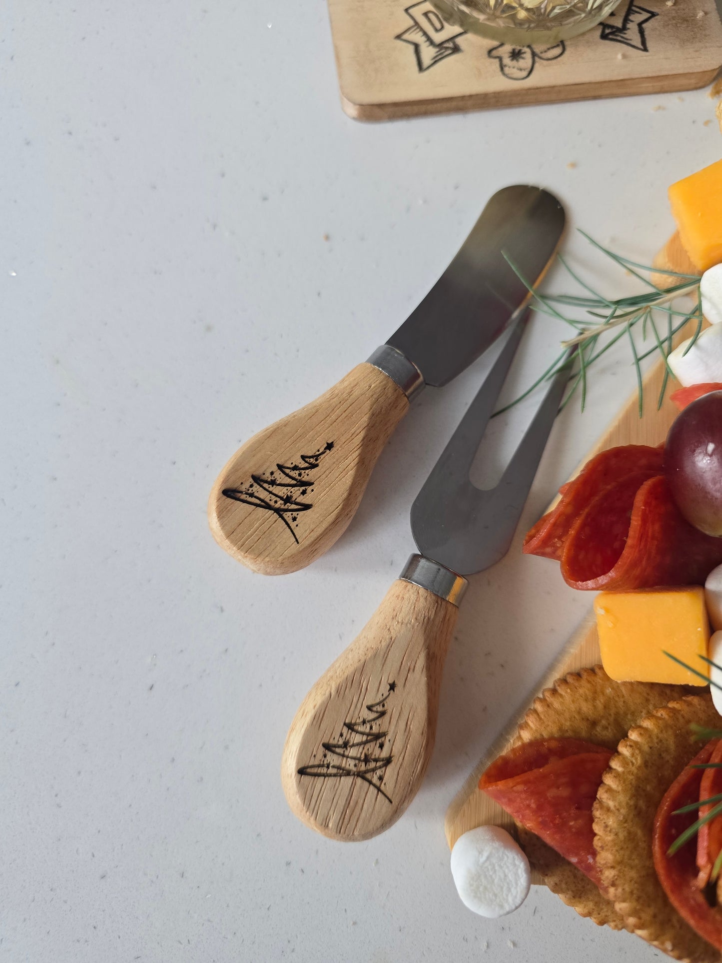 Personalized Christmas Tree Charcuterie Board Set – Double-Sided Laser Engraving