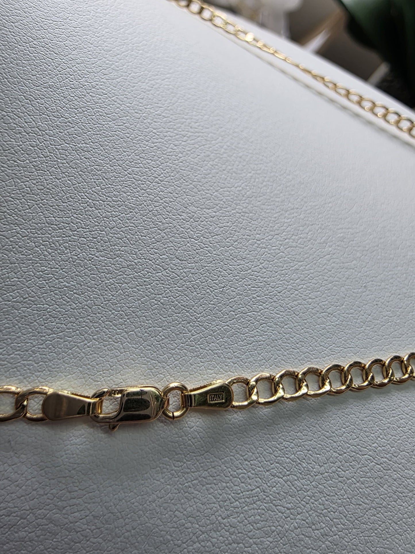 18K Italian Gold Crucifix Necklace – 3mm Chain, Authentic Faith & Elegance